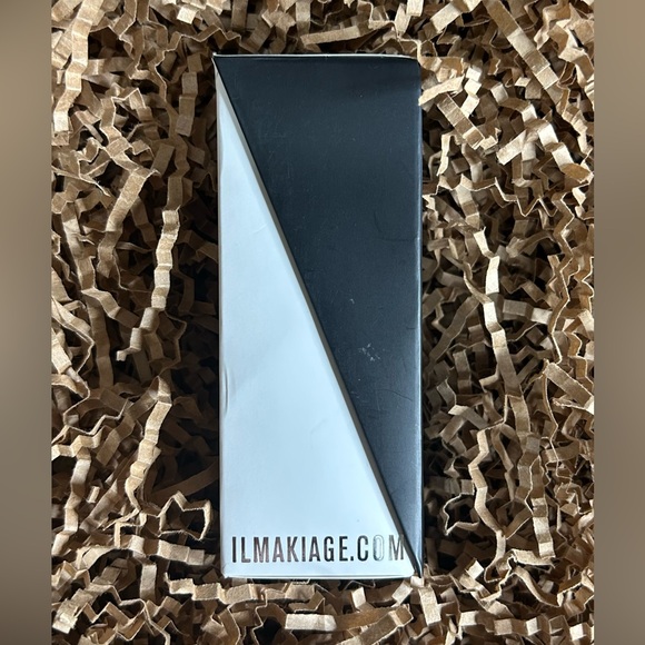 IL MAKIAGE
WOKE UP LIKE THIS Flawless Base Foundation-  #35 - Picture 8 of 16